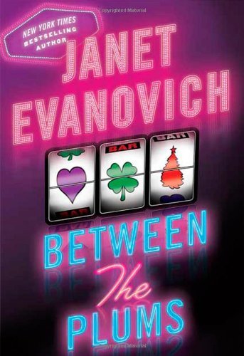 Between the Plums (Stephanie Plum: Between the Numbers) Evanovich, Janet